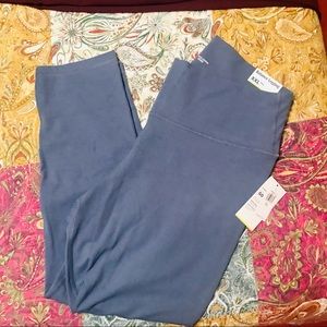 Old Navy Go Dry Legging